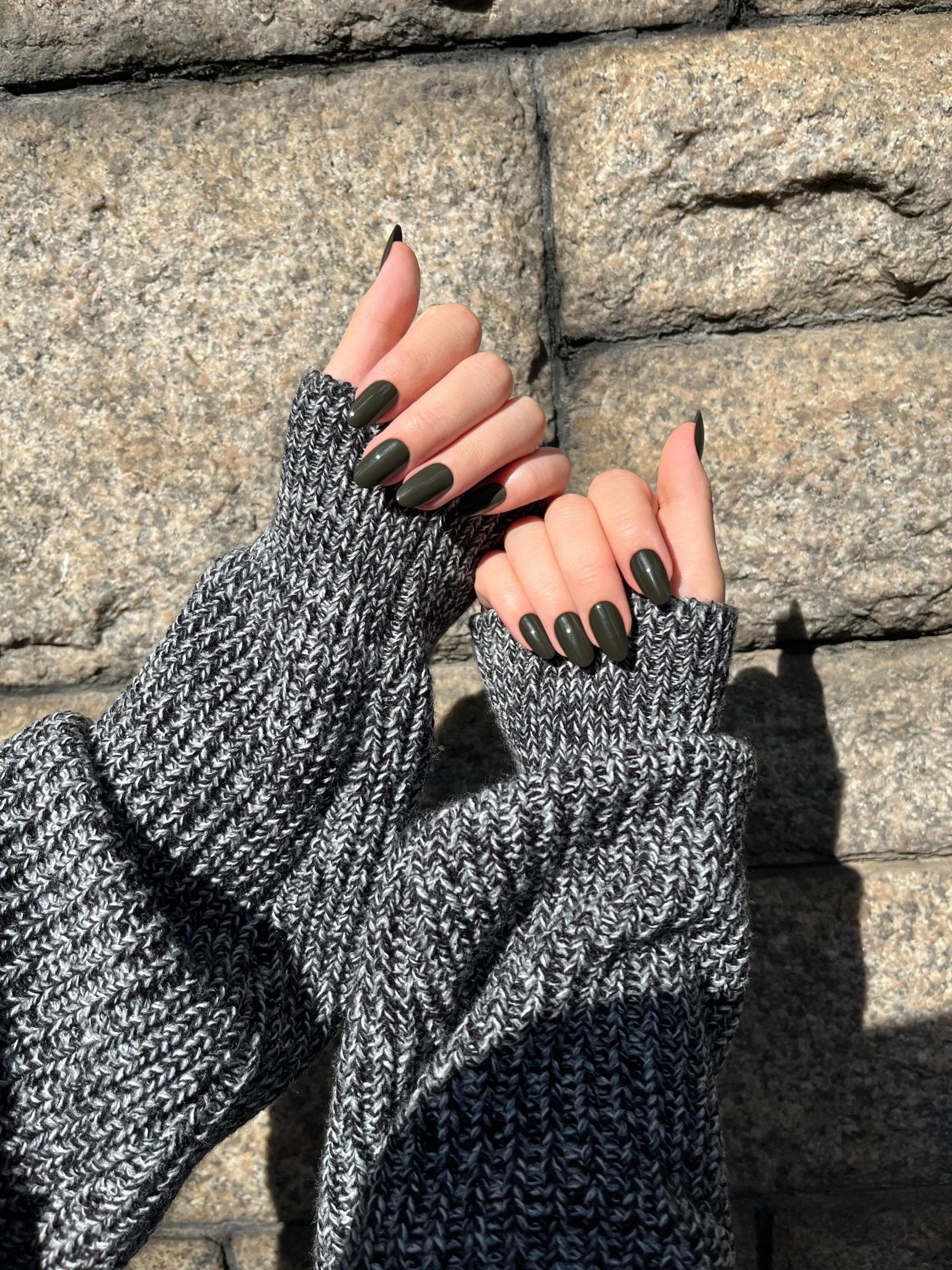 【クリスタル着用】Deep Khaki(ディープカーキ) - FINGER SUIT(フィンガースーツ)ネイルチップ