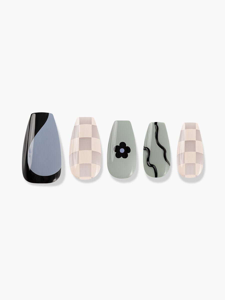 【Kep1er 着用】Flower Checkerboard(フラワーチェッカーボード) - FINGER SUIT(フィンガースーツ)ネイルチップ