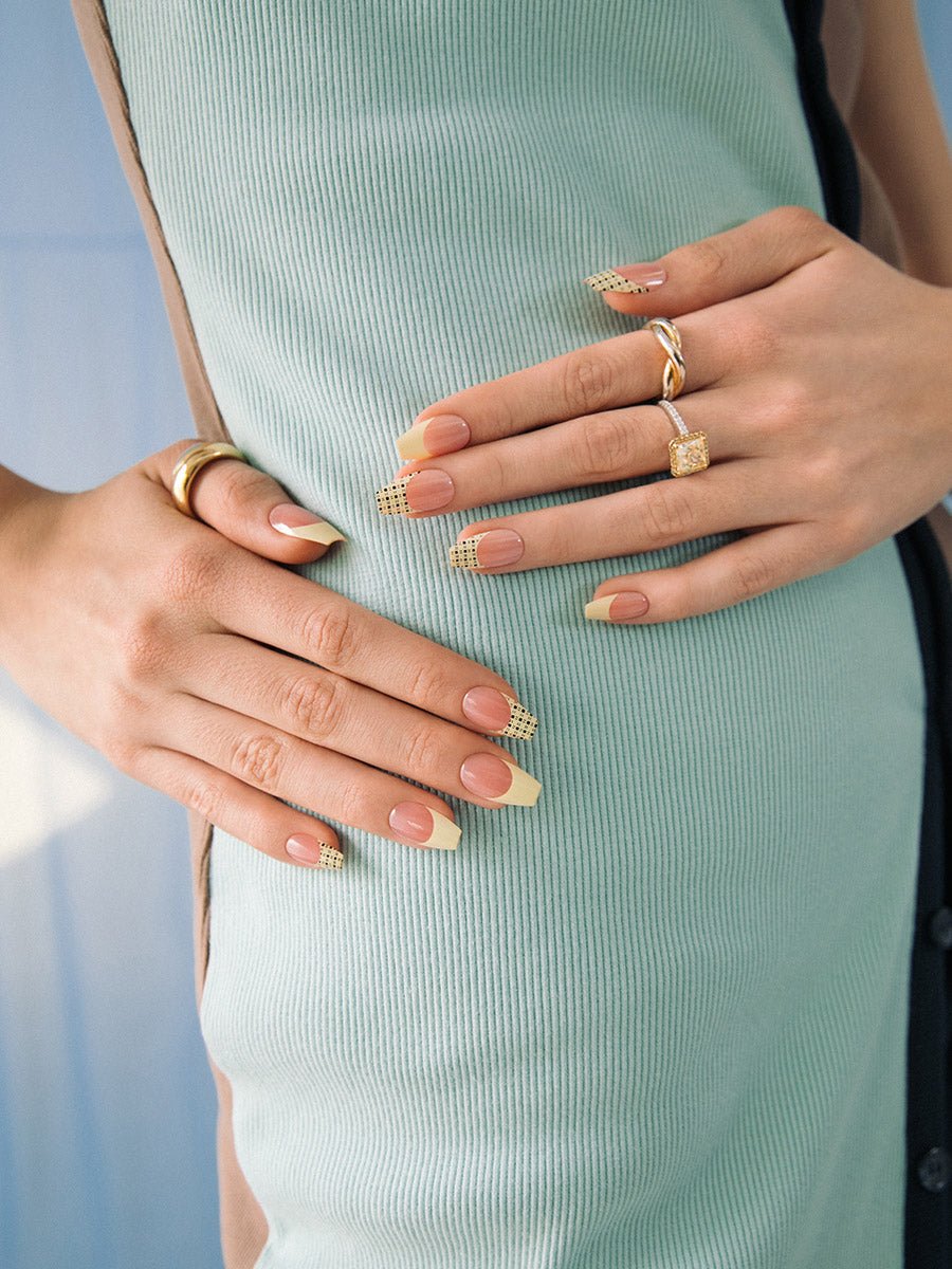 Honey Bee(ハニービー) - FINGER SUIT(フィンガースーツ)ネイルチップ