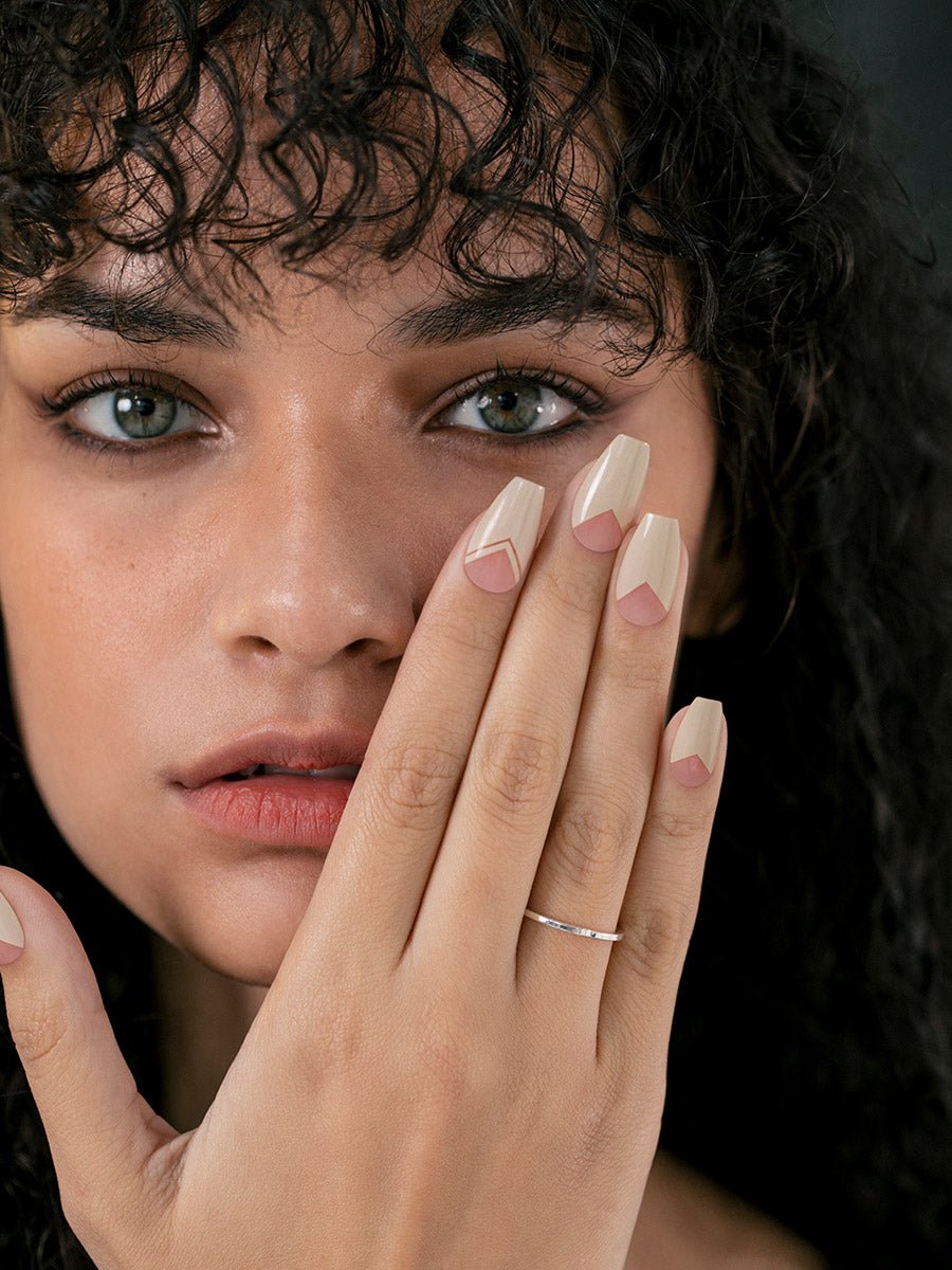 Beige Essentials(ベージュエッセンシャルズ) - FINGER SUIT(フィンガースーツ)ネイルチップ