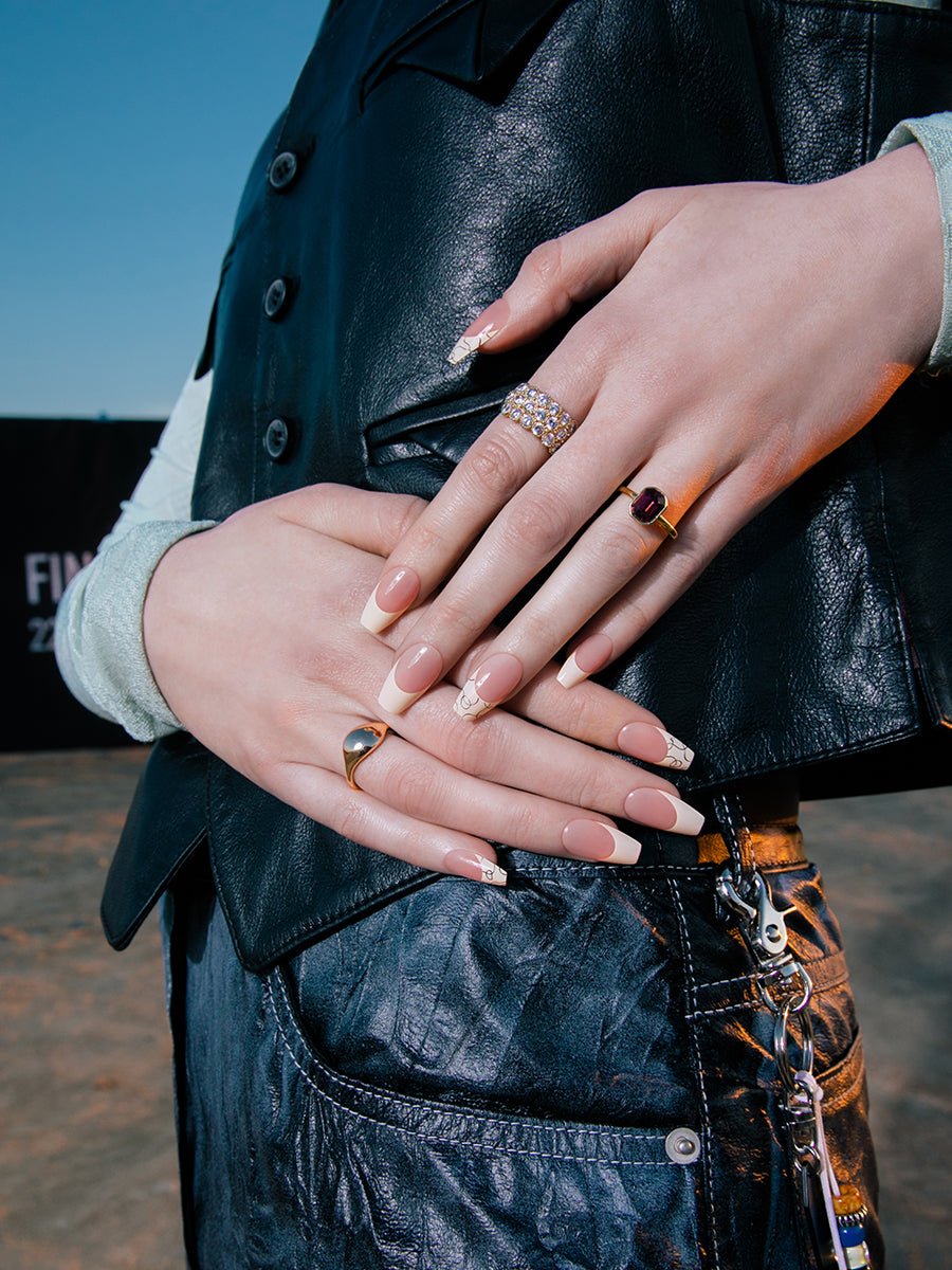 Cream Latte(クリームラテ) - FINGER SUIT(フィンガースーツ)ネイルチップ