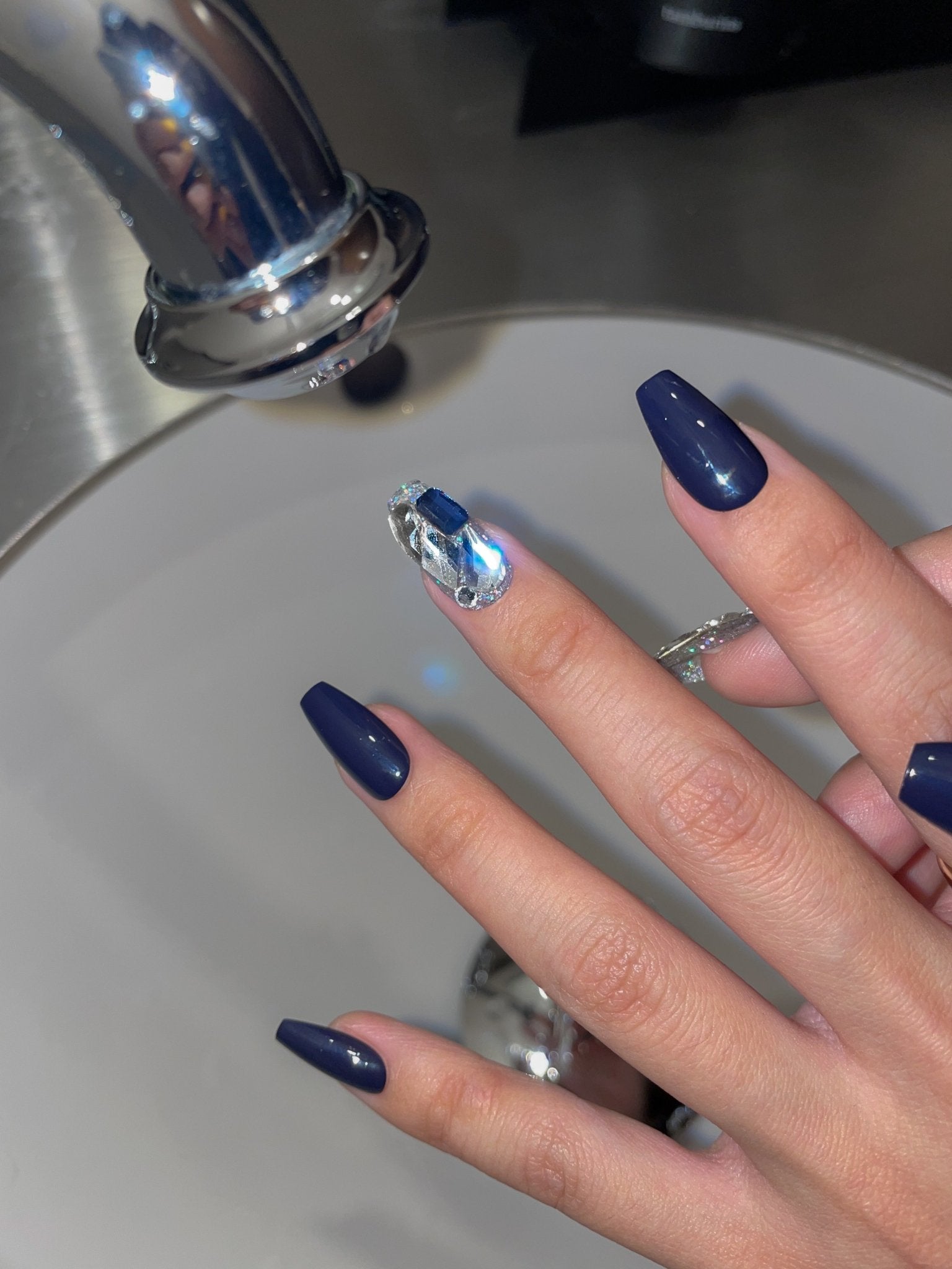 【Red Velvet ジョイ着用】Be My Guest(ビーマイゲスト) - FINGER SUIT(フィンガースーツ)ネイルチップ