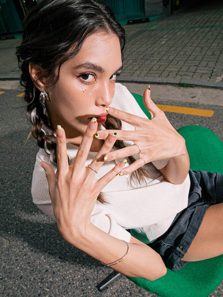 【Kep1er 着用】Flower French(フラワーフレンチ) - FINGER SUIT(フィンガースーツ)ネイルチップ