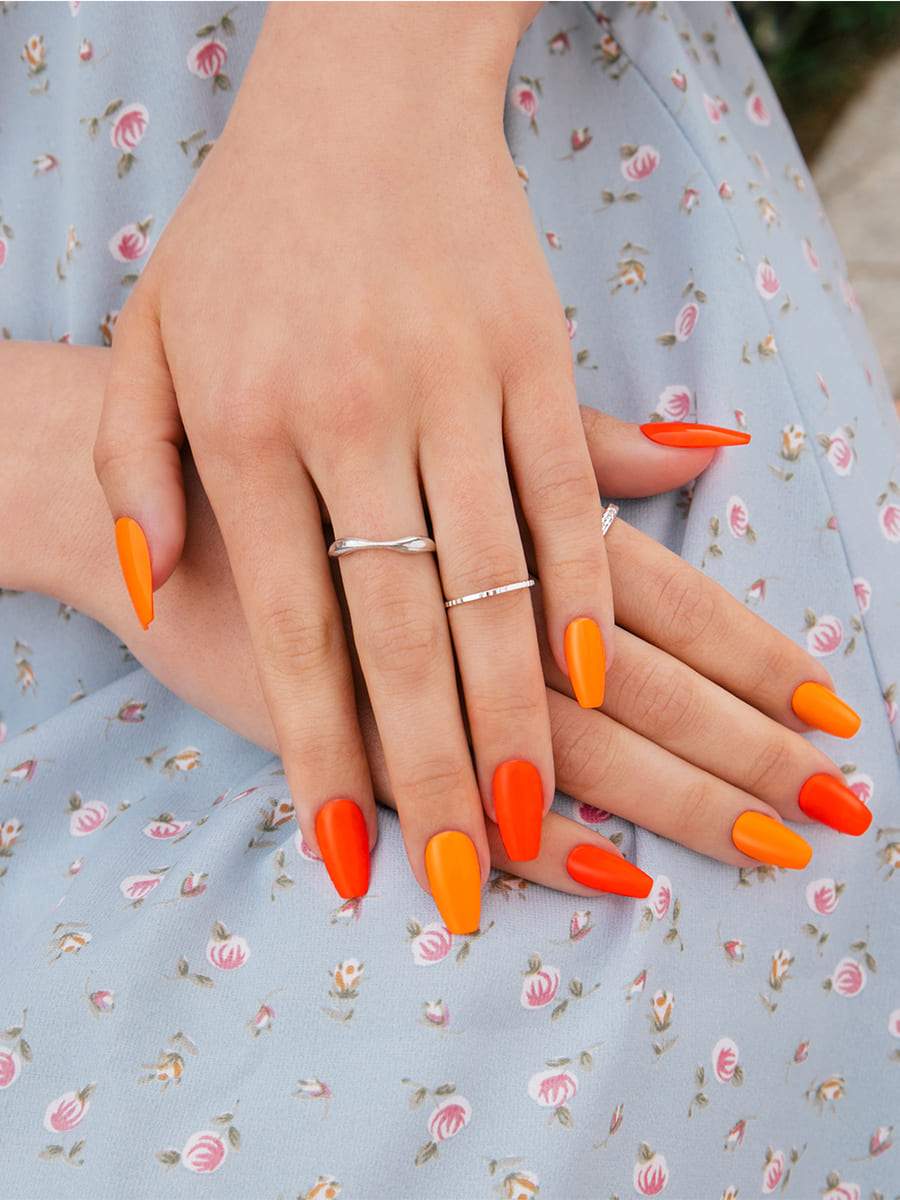 Neon Orange(ネオンオレンジ) - FINGER SUIT(フィンガースーツ)ネイルチップ